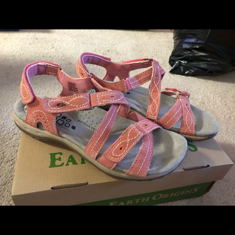 Casual sandals